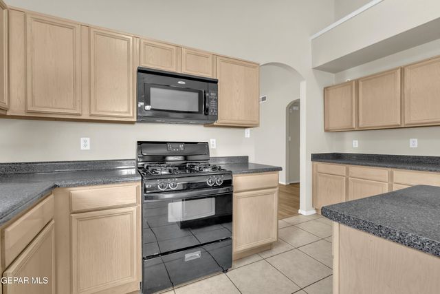 6120 PALMDALE Street, El Paso, TX 79932