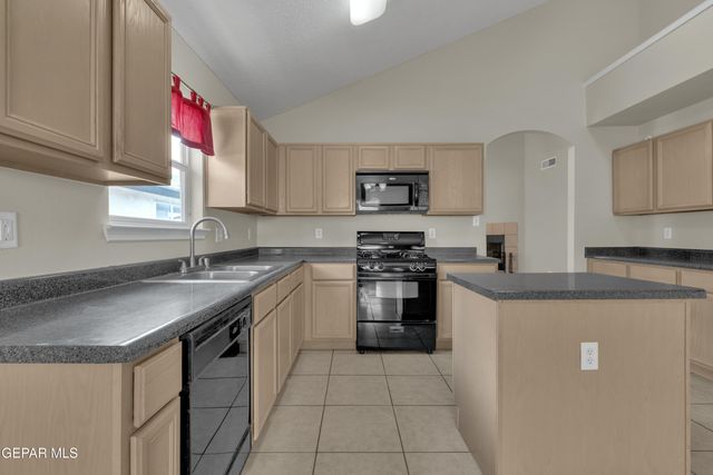 6120 PALMDALE Street, El Paso, TX 79932