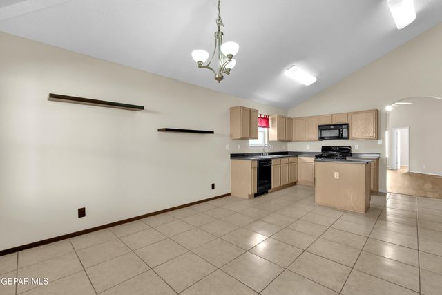 6120 PALMDALE Street, El Paso, TX 79932