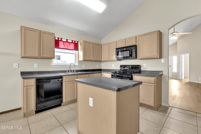 6120 PALMDALE Street, El Paso, TX 79932