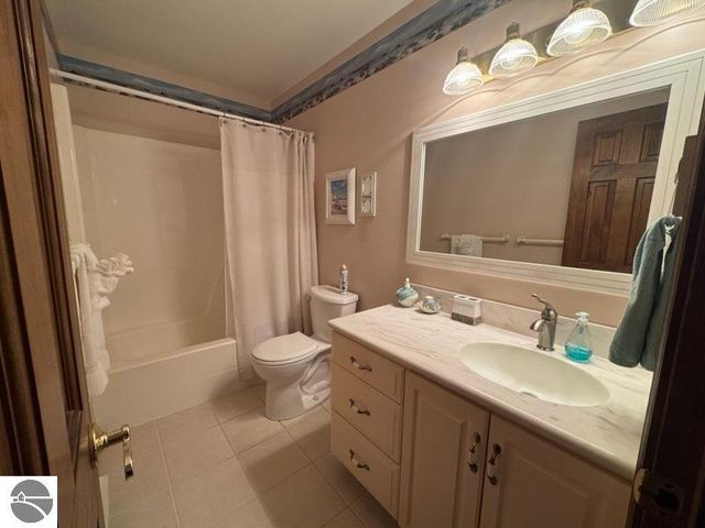 1017 Channel Drive, Lake Isabella, MI 48893