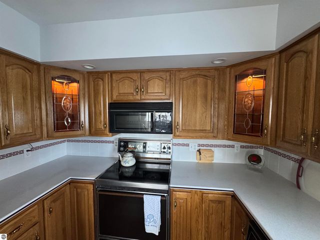 1017 Channel Drive, Lake Isabella, MI 48893