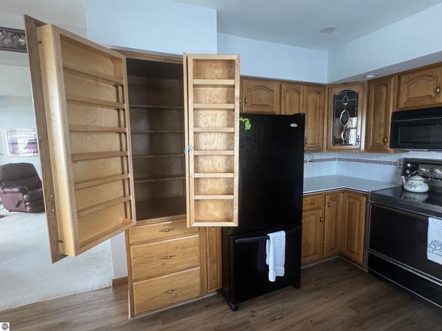 1017 Channel Drive, Lake Isabella, MI 48893