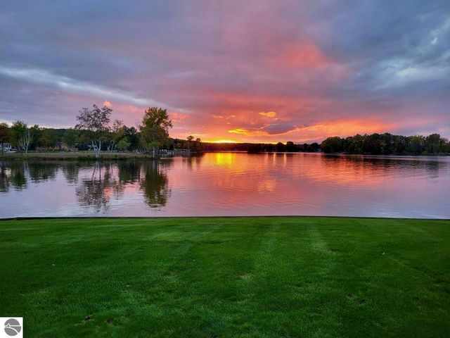 1017 Channel Drive, Lake Isabella, MI 48893