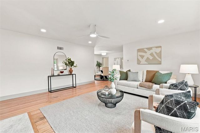1463 Ronald Drive, St Louis, MO 63119