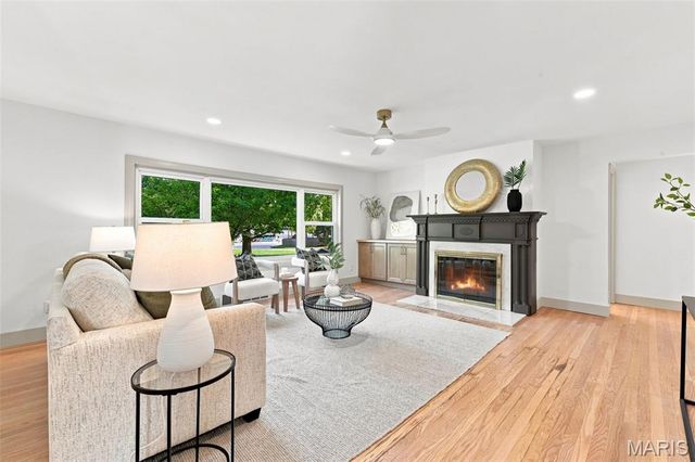 1463 Ronald Drive, St Louis, MO 63119