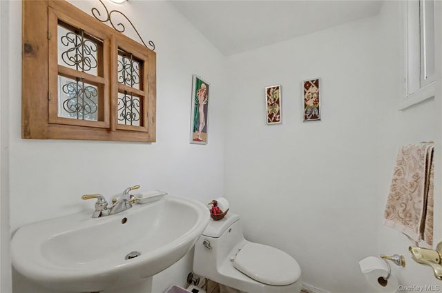 4 Bethal Lane, Commack, NY 11725