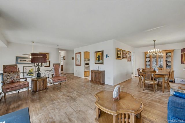 4 Bethal Lane, Commack, NY 11725