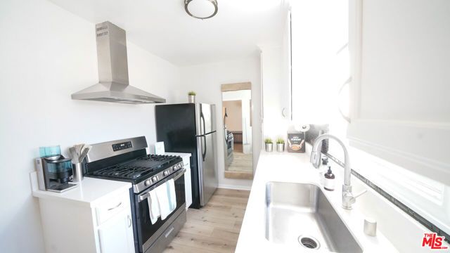 2033 Euclid Street 7, Santa Monica, CA 90405