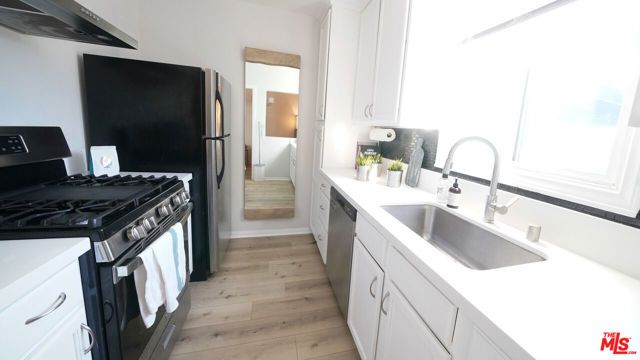 2033 Euclid Street 7, Santa Monica, CA 90405