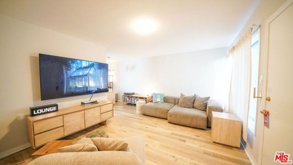 2033 Euclid Street 7, Santa Monica, CA 90405