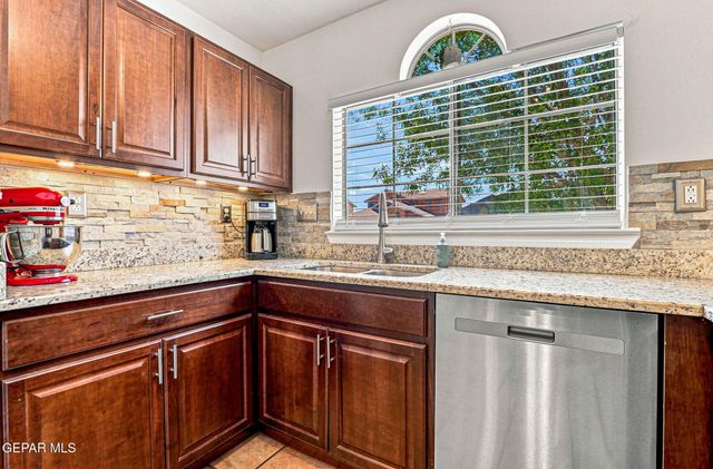 11881 Mesquite Miel Drive, El Paso, TX 79934