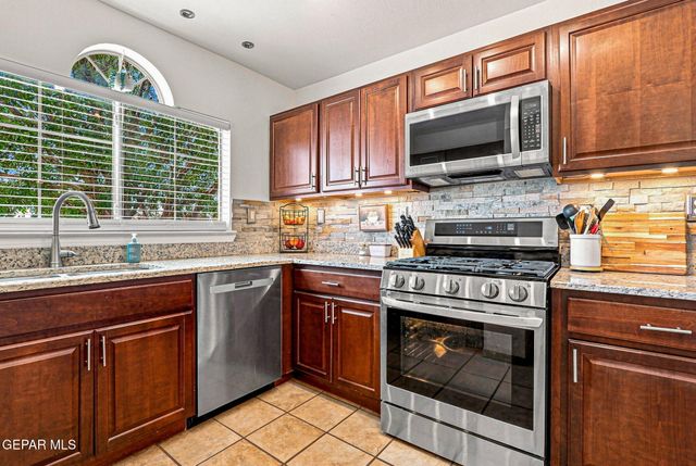 11881 Mesquite Miel Drive, El Paso, TX 79934