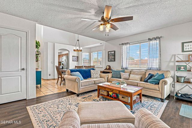 11881 Mesquite Miel Drive, El Paso, TX 79934