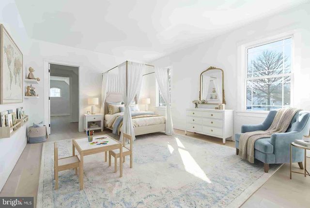 102 RAILROAD AVE, Chalfont, PA 18914