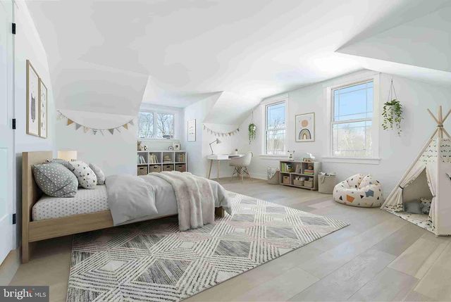 102 RAILROAD AVE, Chalfont, PA 18914