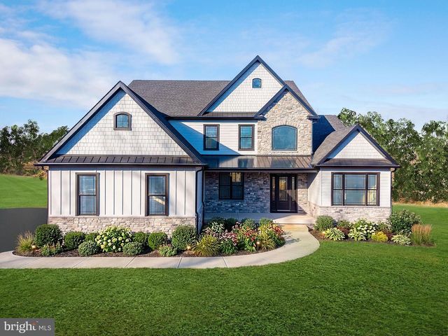 102 RAILROAD AVE, Chalfont, PA 18914