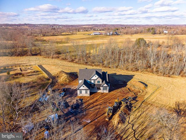 102 RAILROAD AVE, Chalfont, PA 18914