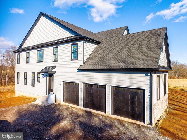 102 RAILROAD AVE, Chalfont, PA 18914