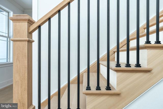 102 RAILROAD AVE, Chalfont, PA 18914