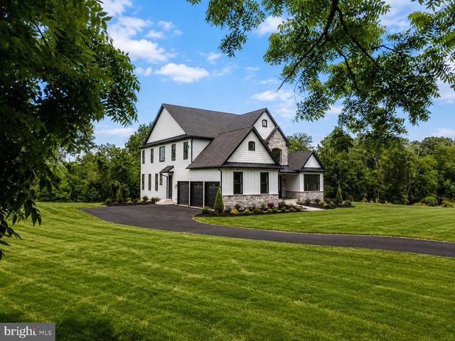 102 RAILROAD AVE, Chalfont, PA 18914