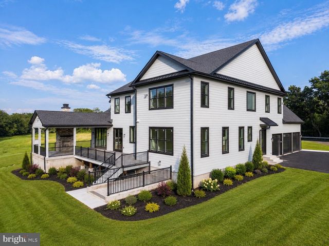 102 RAILROAD AVE, Chalfont, PA 18914