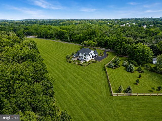 102 RAILROAD AVE, Chalfont, PA 18914