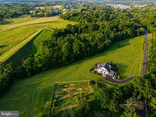 102 RAILROAD AVE, Chalfont, PA 18914