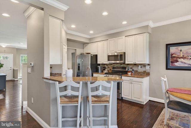 31 HAWKSWELL CIR, Oreland, PA 19075