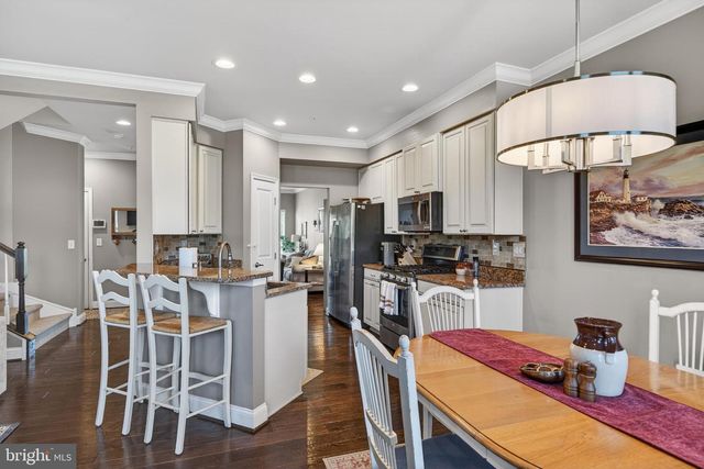 31 HAWKSWELL CIR, Oreland, PA 19075