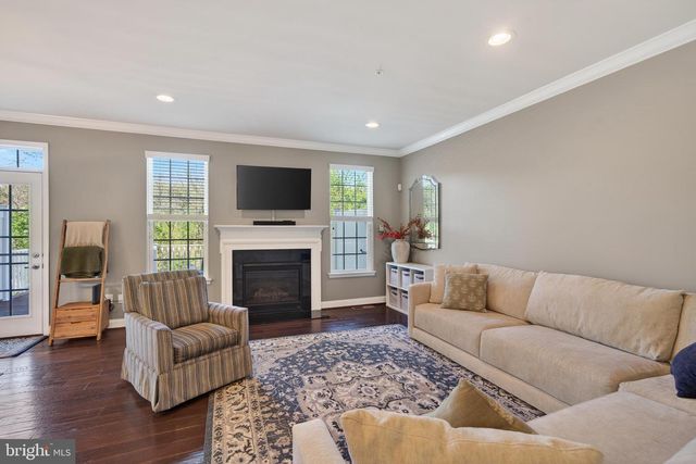 31 HAWKSWELL CIR, Oreland, PA 19075