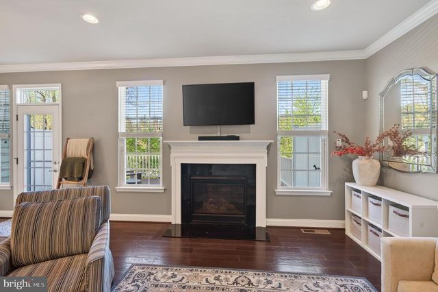 31 HAWKSWELL CIR, Oreland, PA 19075
