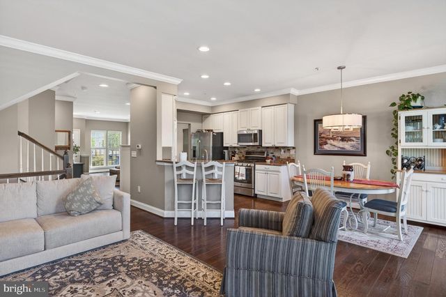 31 HAWKSWELL CIR, Oreland, PA 19075