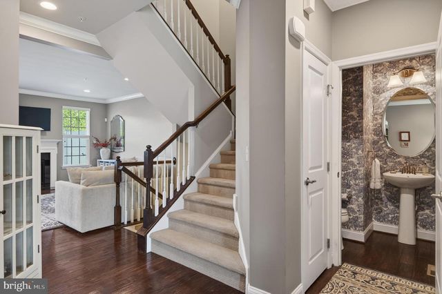 31 HAWKSWELL CIR, Oreland, PA 19075