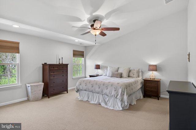 31 HAWKSWELL CIR, Oreland, PA 19075