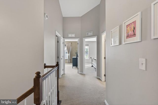 31 HAWKSWELL CIR, Oreland, PA 19075