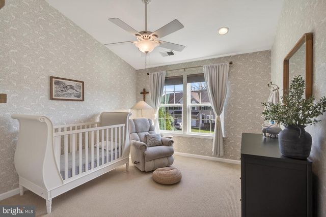 31 HAWKSWELL CIR, Oreland, PA 19075