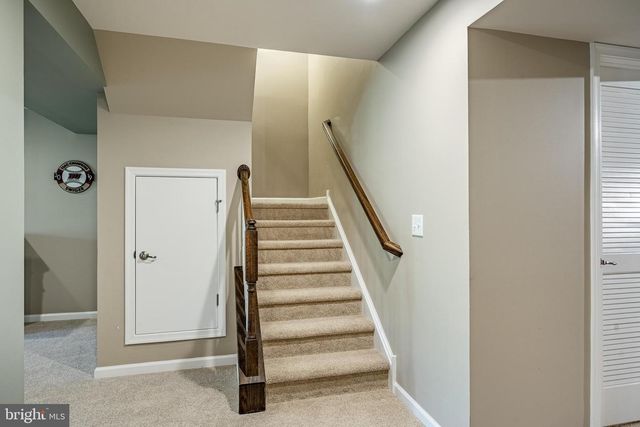 31 HAWKSWELL CIR, Oreland, PA 19075