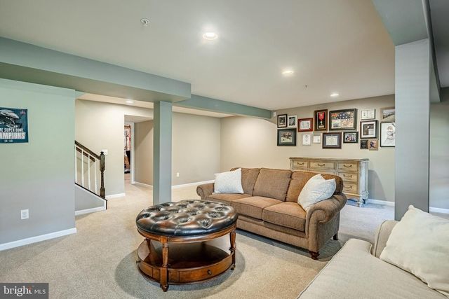 31 HAWKSWELL CIR, Oreland, PA 19075