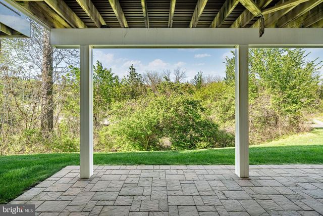 31 HAWKSWELL CIR, Oreland, PA 19075