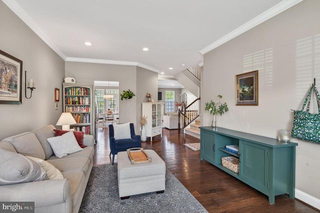 31 HAWKSWELL CIR, Oreland, PA 19075