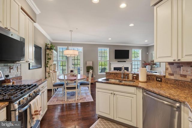31 HAWKSWELL CIR, Oreland, PA 19075