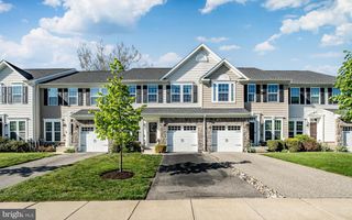 31 HAWKSWELL CIR, Oreland, PA 19075