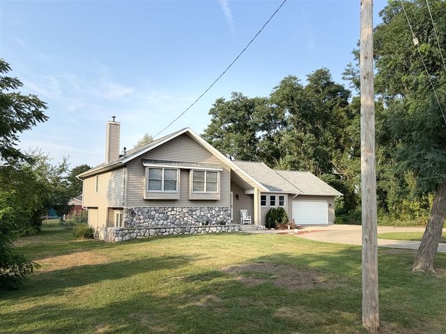1055 Miller, Plainwell, MI 49080