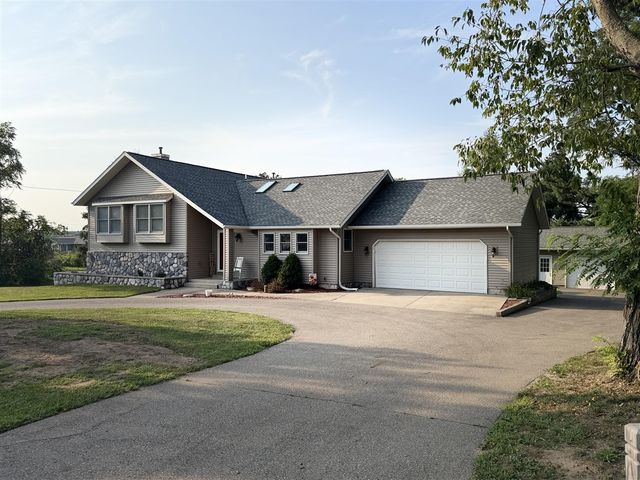 1055 Miller, Plainwell, MI 49080