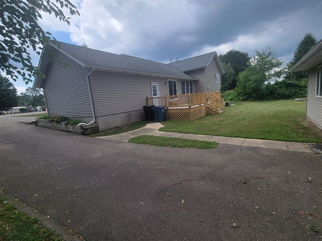 1055 Miller, Plainwell, MI 49080