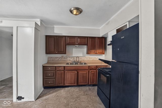 4140 Mellis Drive, Indianapolis, IN 46235