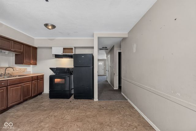 4140 Mellis Drive, Indianapolis, IN 46235