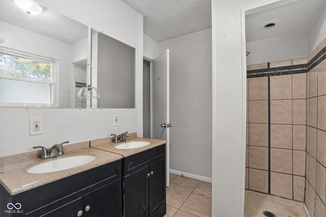 4140 Mellis Drive, Indianapolis, IN 46235
