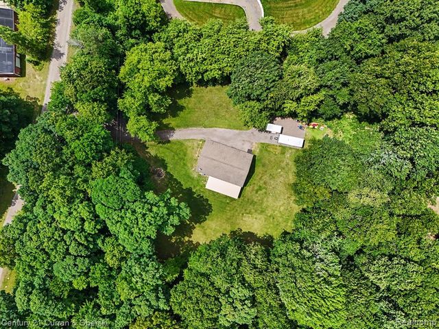 11349 Philway Court, Brighton, MI 48114
